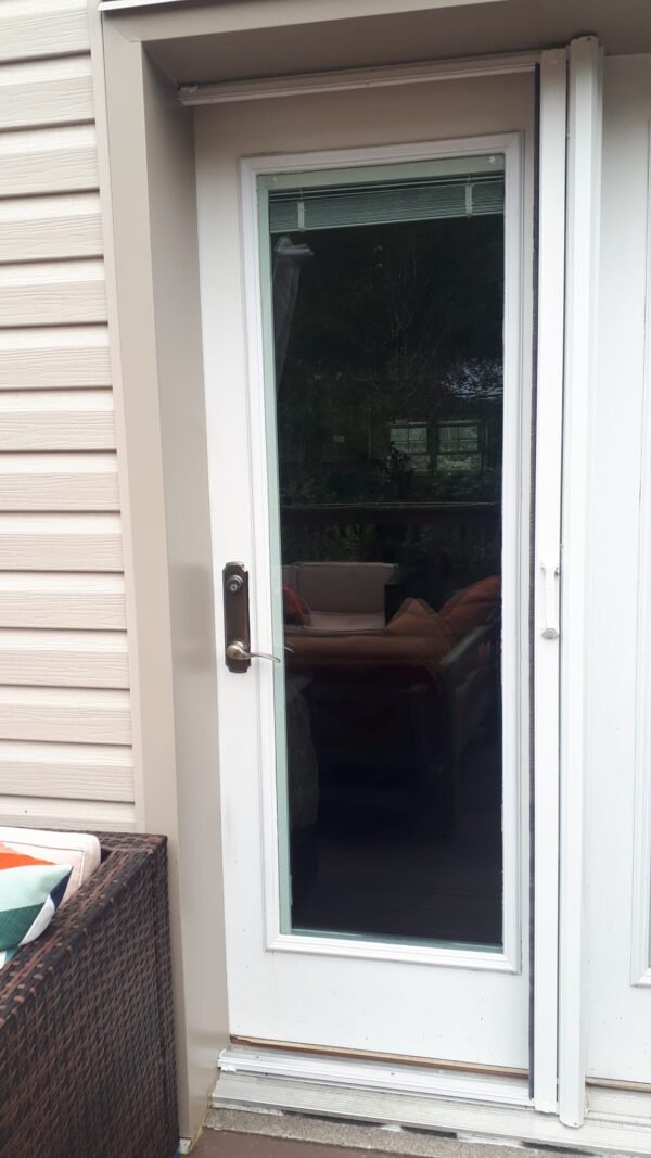 Phantom Legacy Retractable Screen Door - Image 3