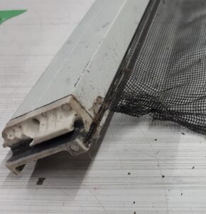 broken-wizard-slide-bar-cap-and-damaged-mesh