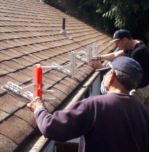 plumb-and-level-awning-roof-brackets-installation